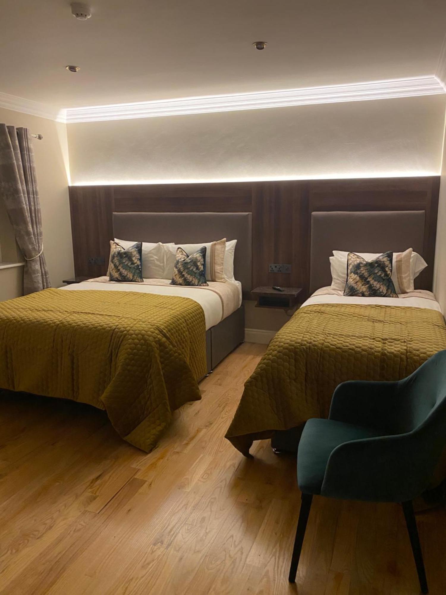 Tower View Hotel Дингъл Екстериор снимка
