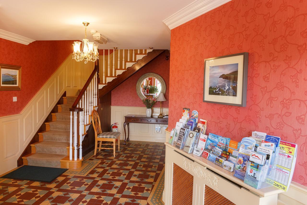 Tower View Hotel Дингъл Екстериор снимка
